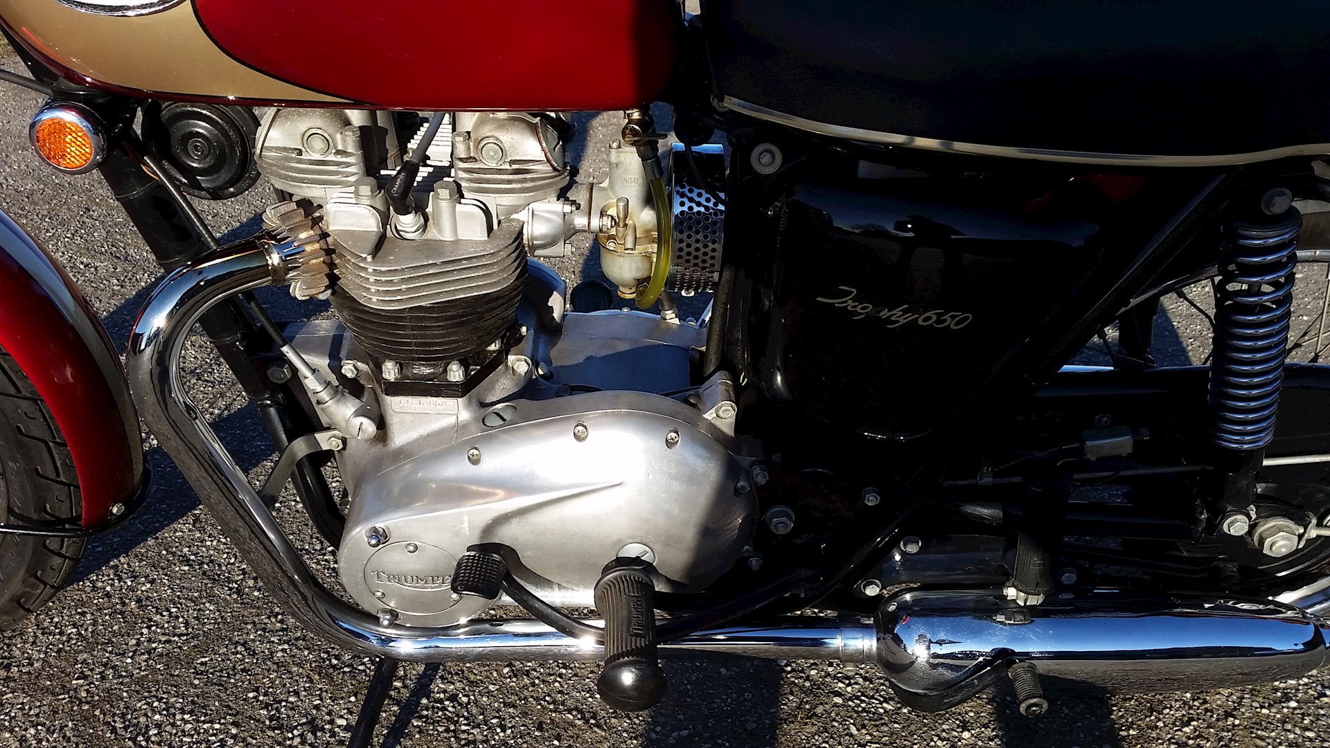 Triumph TR6R 1970 - 05.jpg