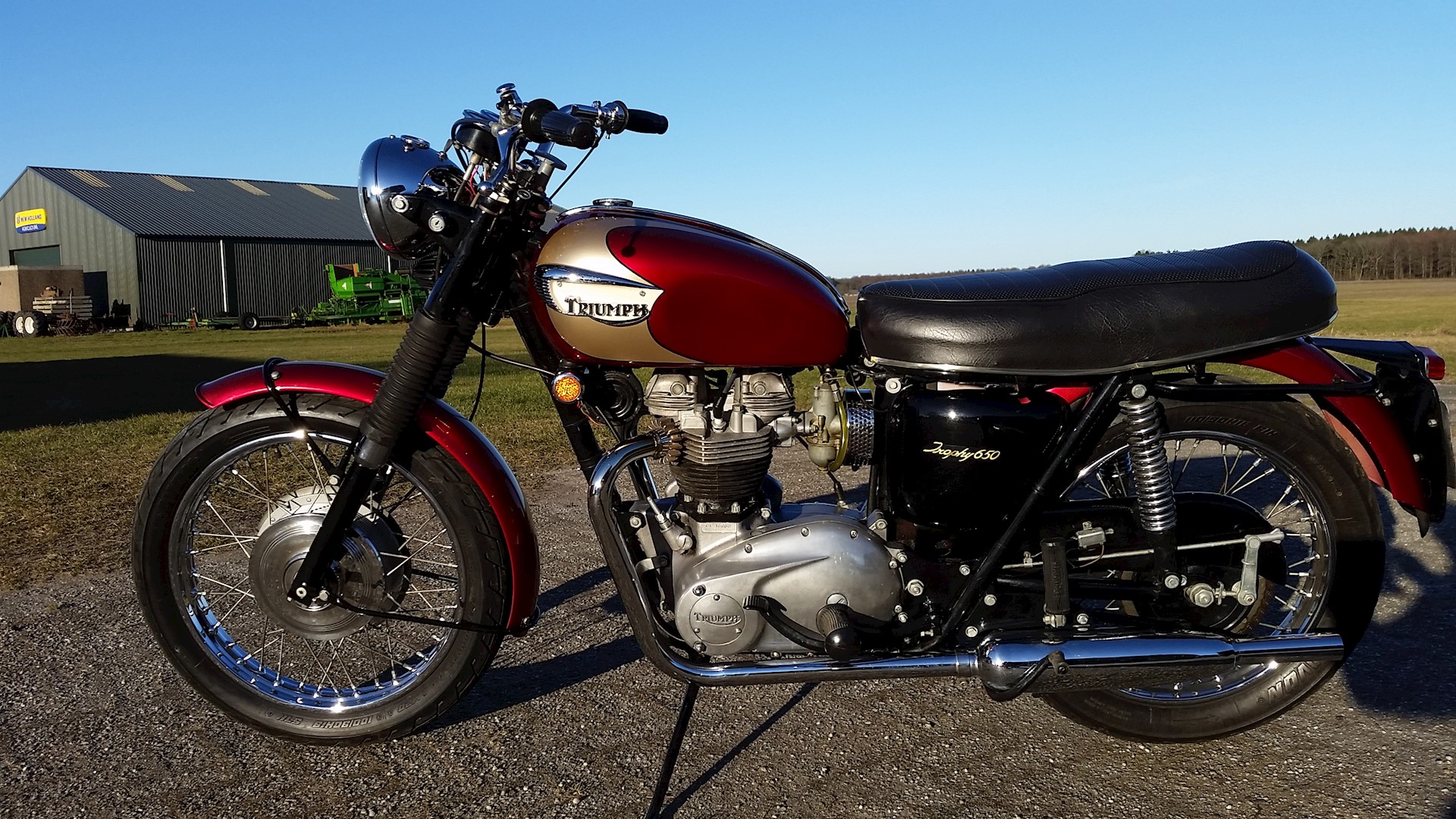 Triumph TR6R 1970 - 17.jpg