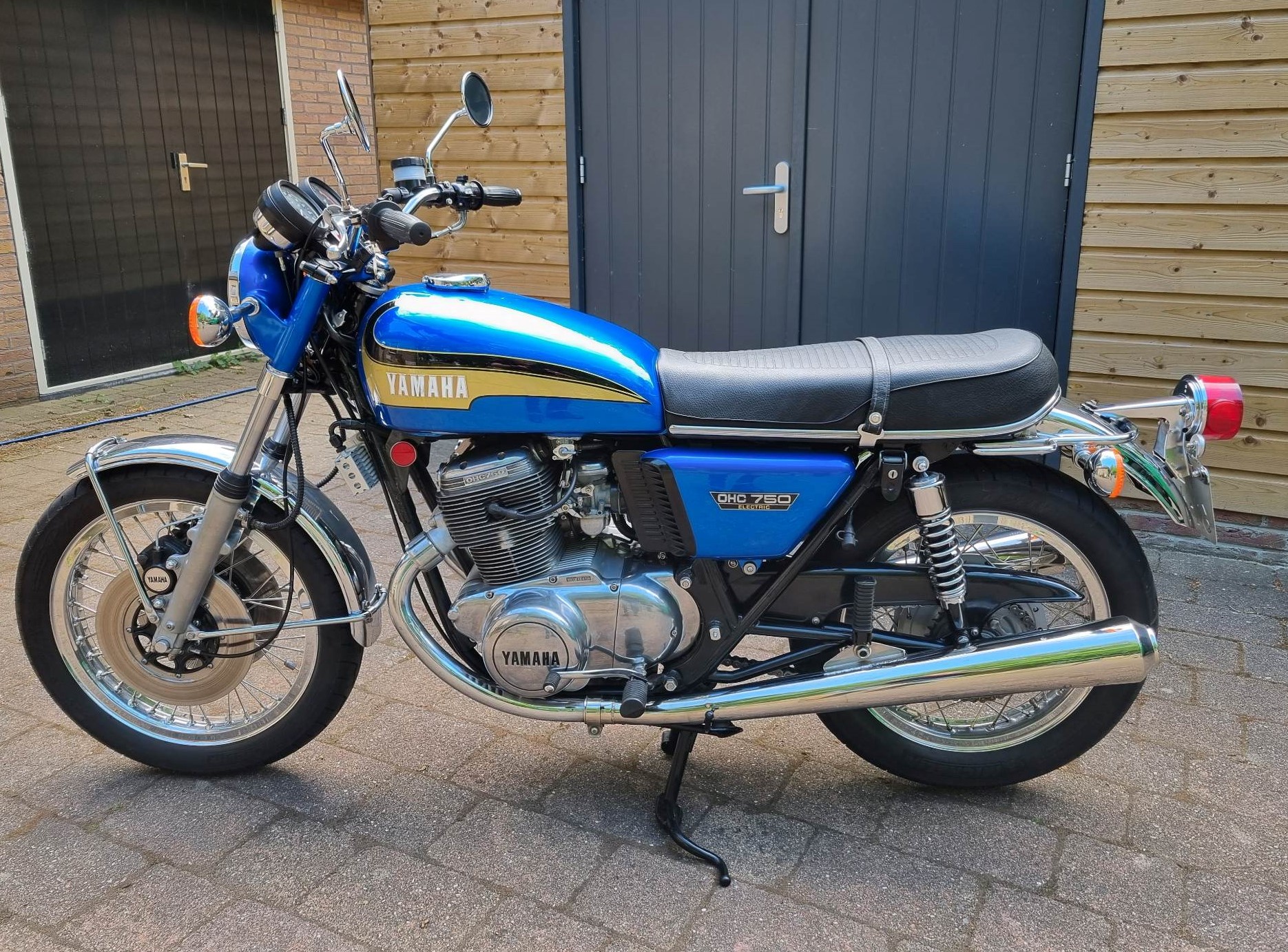 Yamaha TX750 Blauw 1974 01