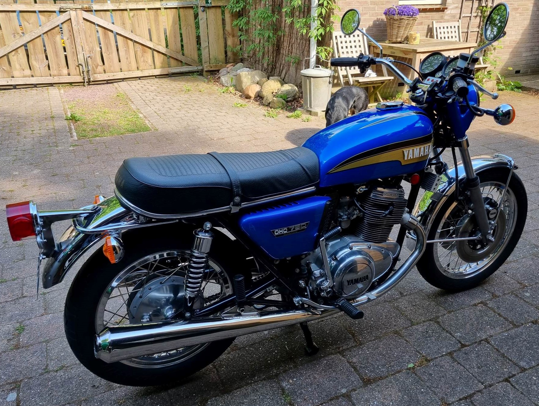 Yamaha TX750 Blauw 1974 02